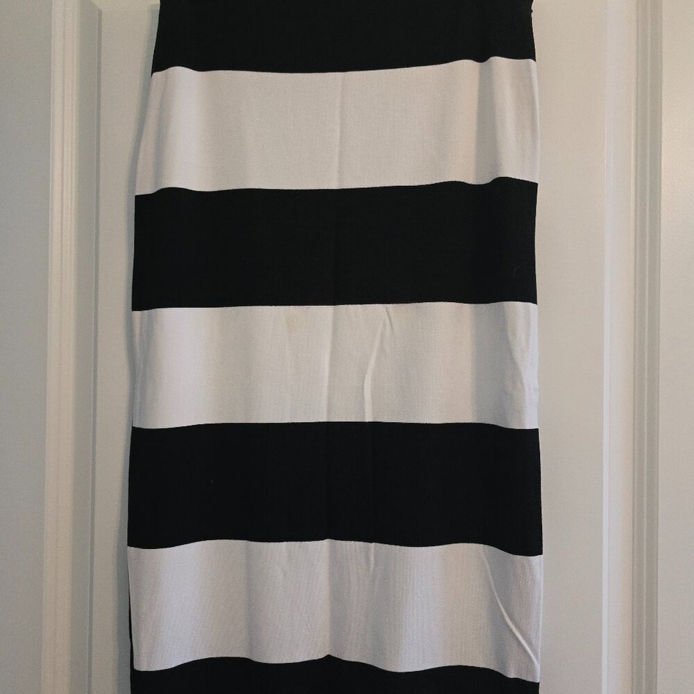 White House Black Market skirt